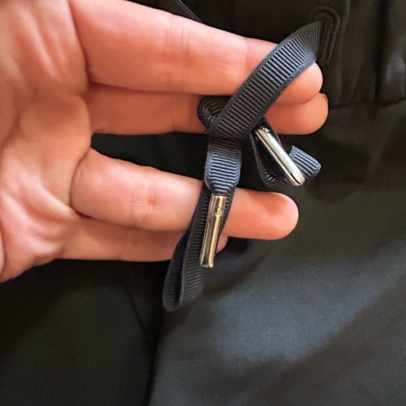 Lululemon Athletica Black On The Fly 27”L Pants with Drawstring - Picture 9 of 10